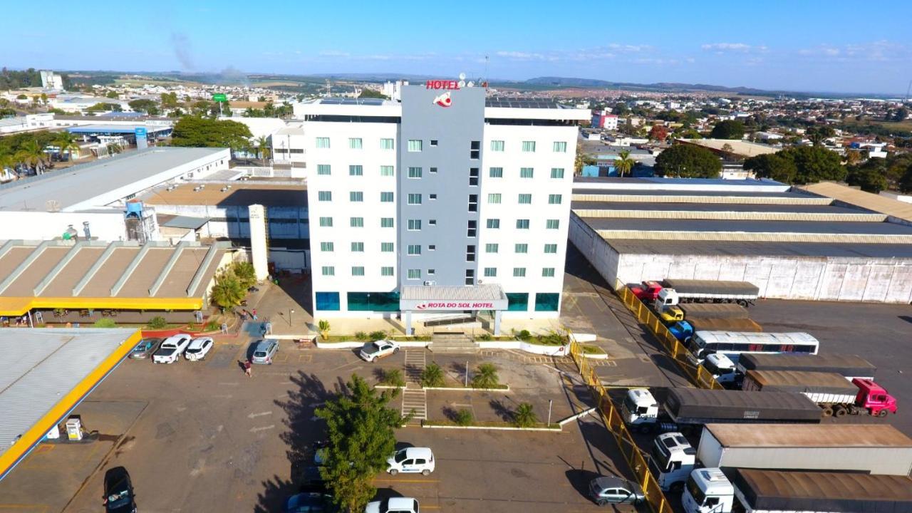 Hotel Rota Do Sol Patrocinio Exterior photo